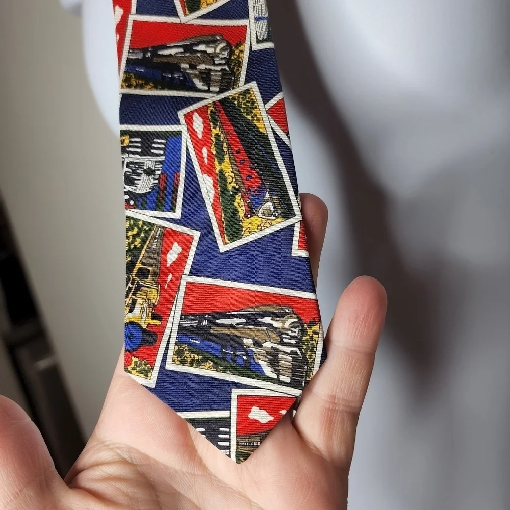 100% silk trains tie- Gap‎